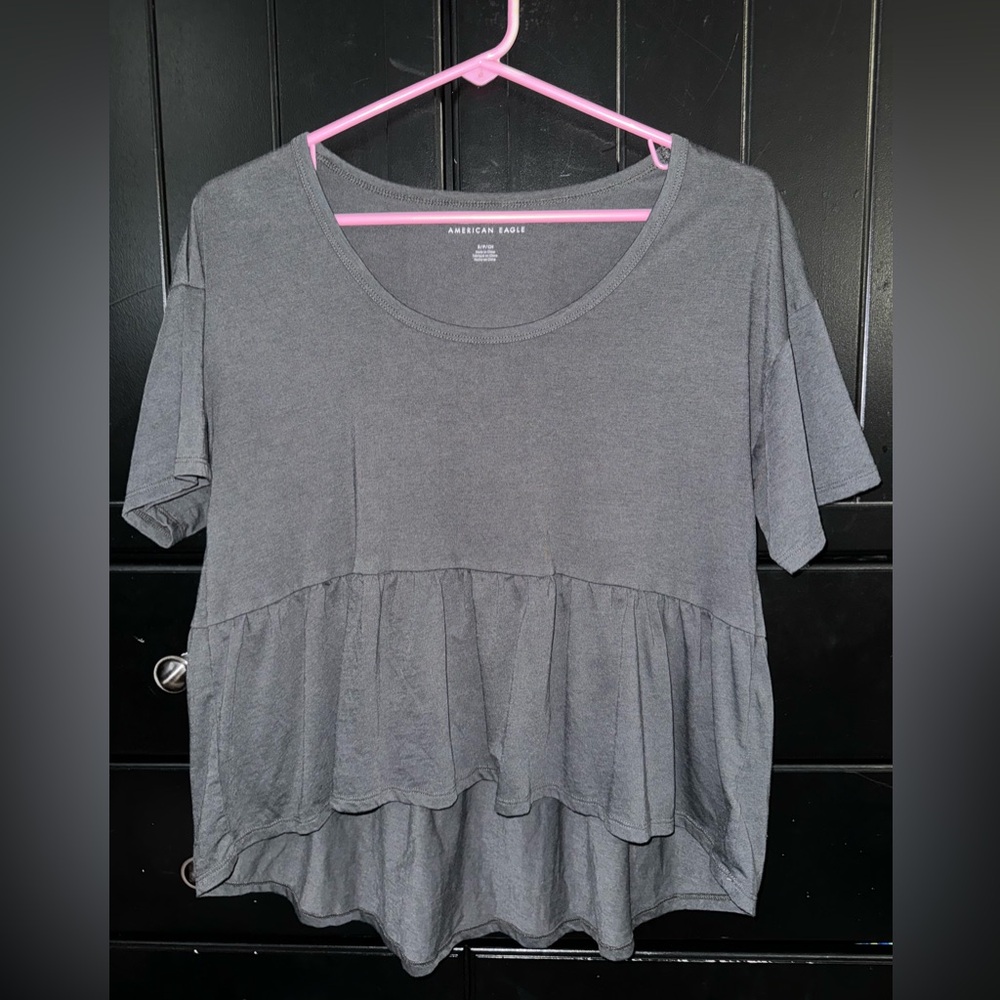 American Eagle Flowy Gray Tshirt
